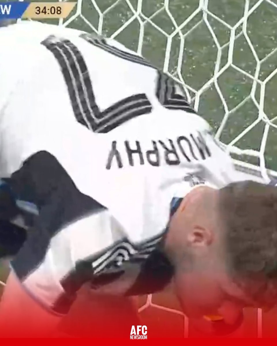 Mikel Merino levelled for Arsenal with a brilliant strike (33') — 1-1.

Just two minutes later, an Alex Murphy own goal put the Gunners ahead (35') — 2-1.

👏👏