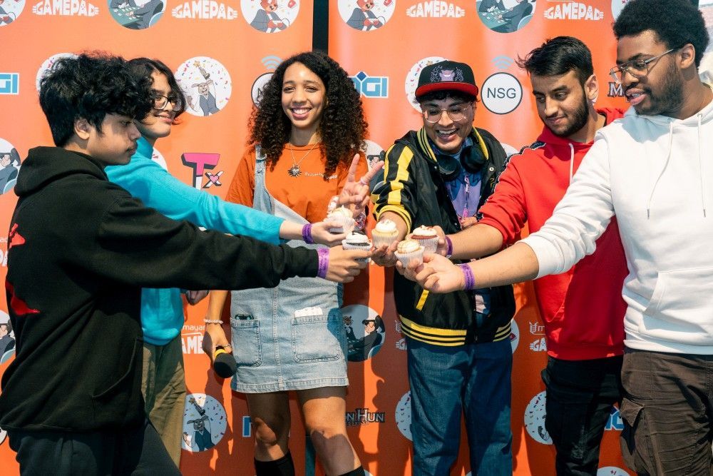 mayamada's tweet image. 🎮 Who says networking can't be fun? Our Cupcake & GamePad Social shows anyone can get involved in the industry and culture at any age! We’ll be at Samsung KX Aug 8th @ 3PM for the next "Do I Look Like A Gamer?" event ✨ FREE tickets: eventbrite.co.uk/e/1467728789319 #LookLikeAGamer