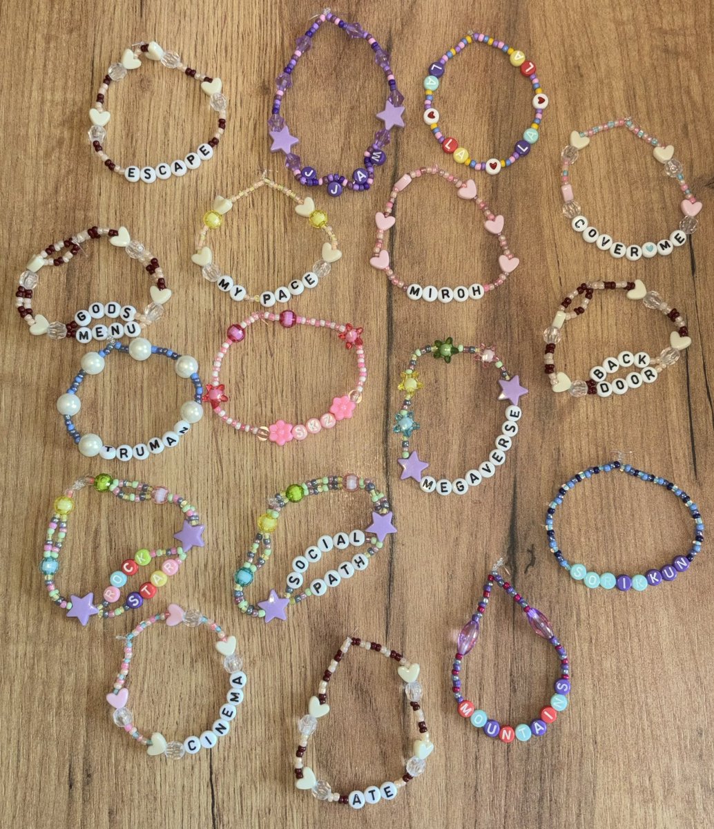 akaalliee's tweet image. j’ai réussi à distribuer tous mes freebies hier ! des personnes ici ont reçu un de ces bracelets de ma part par hasard ? 😋