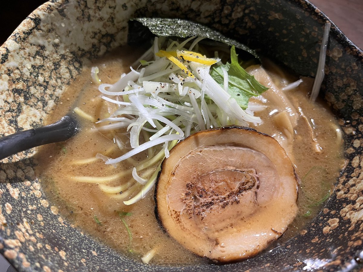 toya's tweet image. めちゃくちゃ久しぶりに、ラーメン（魚介系）を食べました。しみる