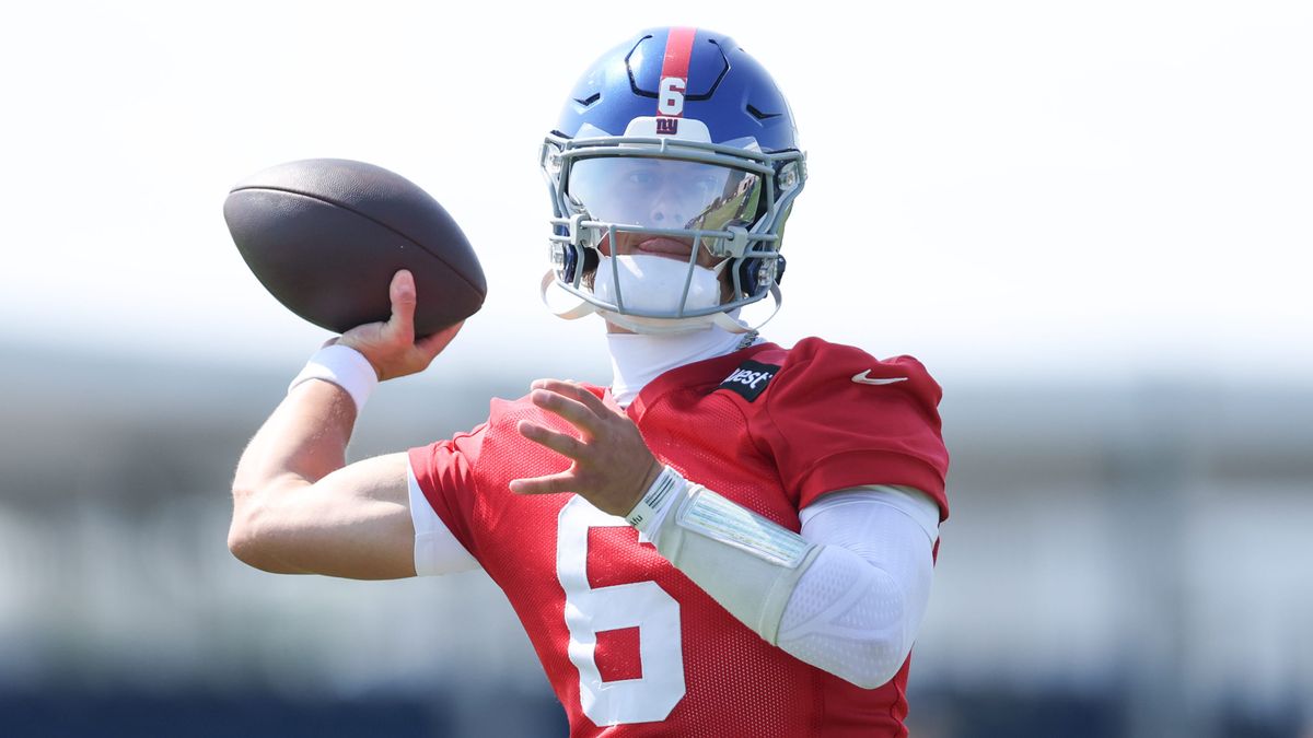 TheGiantsWire's tweet image. Giants' Malik Nabers, Jaxson Dart 'got into it' during pickup basketball game giantswire.usatoday.com/story/sports/n…