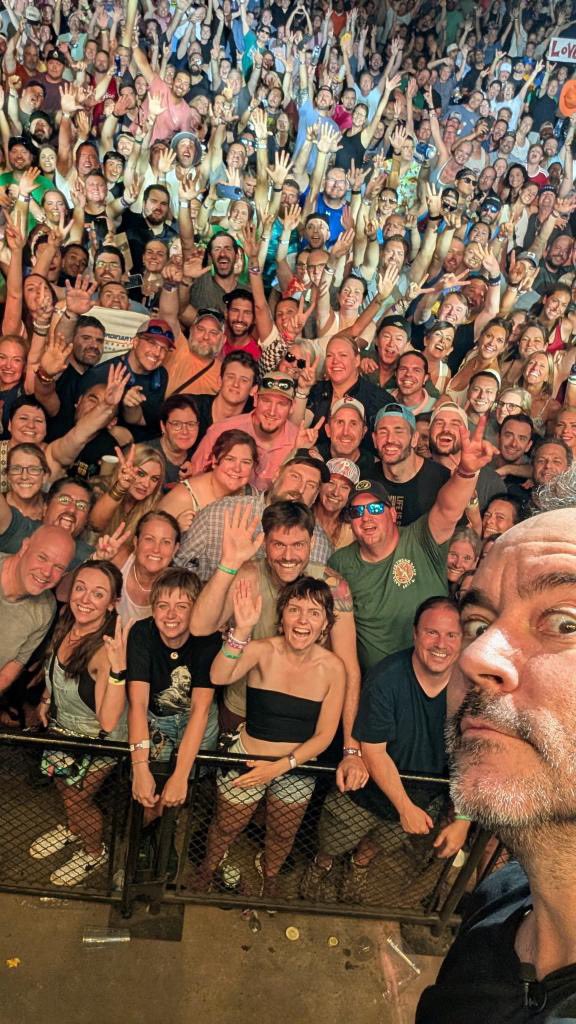 DMBGorgeCrew's tweet image. Camden N2 selfie!
📱 youdontknowjake(ig)
#dmb #davematthewsband #davematthews #dmbgorgecrew #dmbgc #gorgecrew