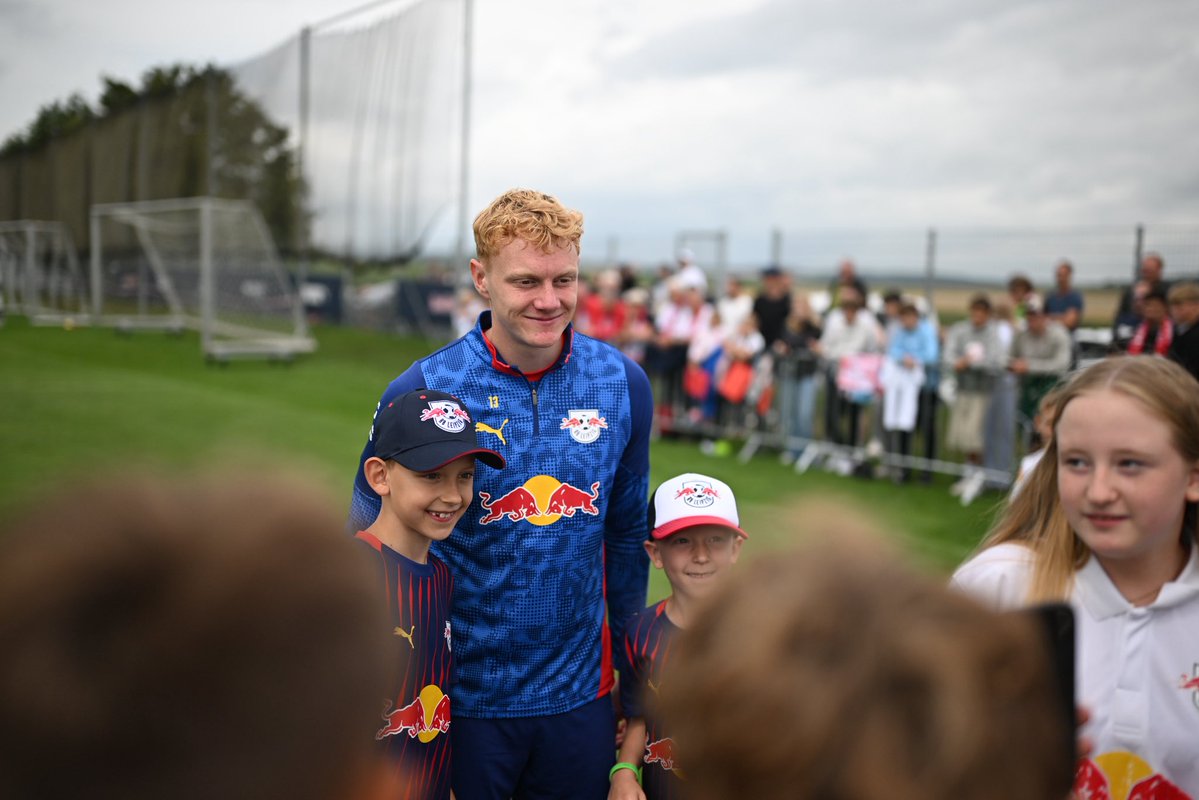 RBLeipzig's tweet image. 🤞❤️🤍

#Trainingslager