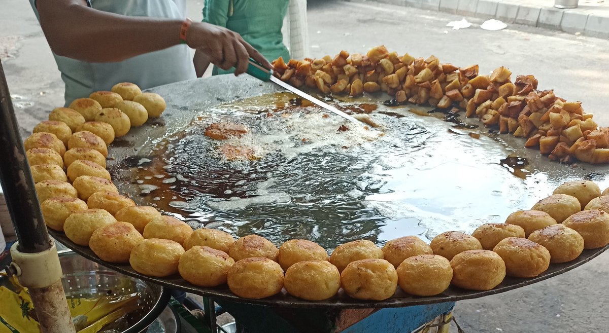 Zaffar_Nama's tweet image. I had not been to this place for many years. I regret going there today. Taste is not what it used to be. It's now like any other chaat cart.