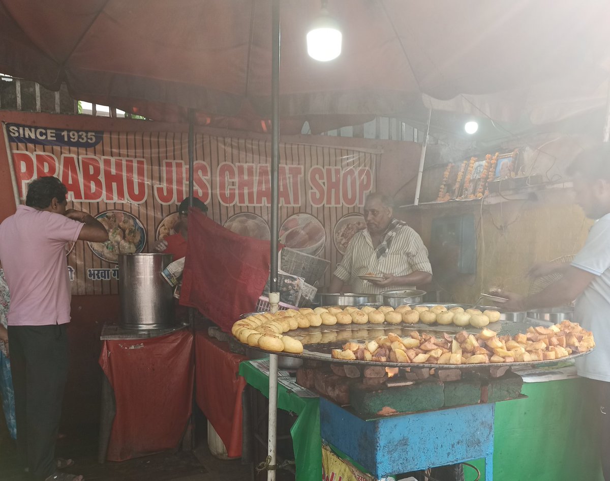 Zaffar_Nama's tweet image. I had not been to this place for many years. I regret going there today. Taste is not what it used to be. It's now like any other chaat cart.