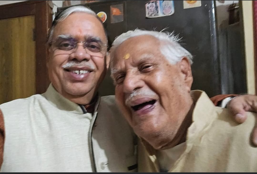 मा. दादा जी को 92जन्मदिन की अनंत मंगल शुभकामनायें 32बर्ष पूर्व मे सतना मे प्रचारक था दादा जी का स्नेह परिजनों जैसा था@uttambanarji