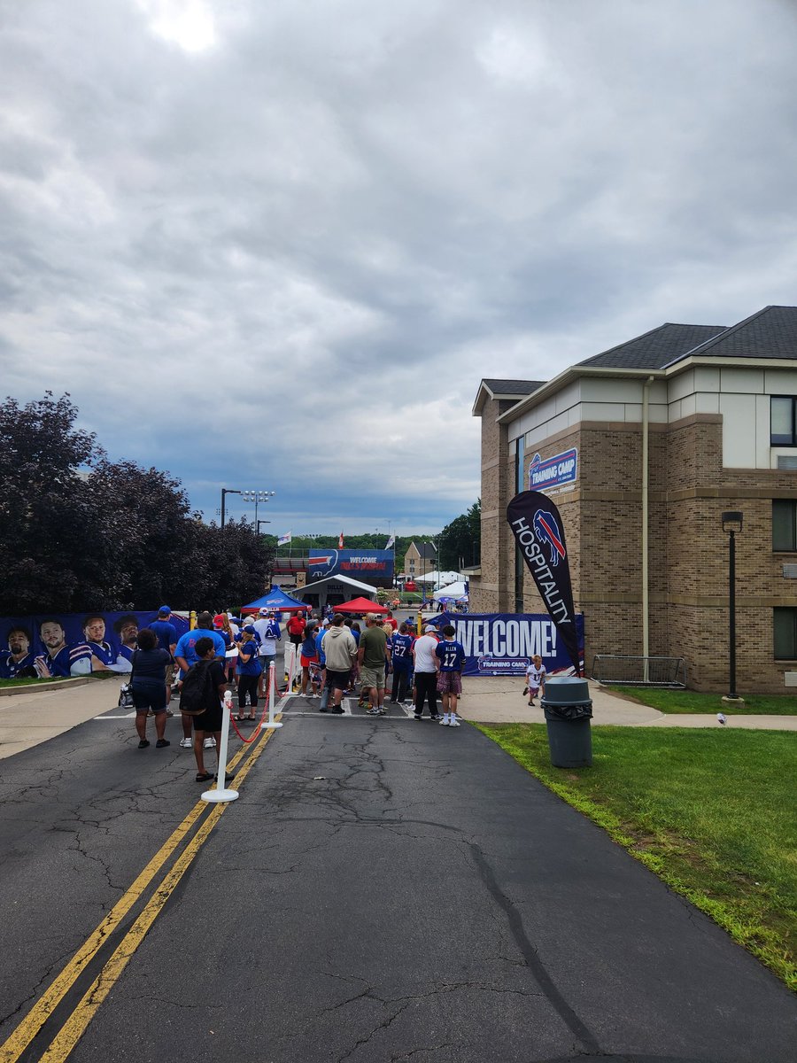 CoasterRoadTrip's tweet image. Buffalo Bills training camp to start the day.