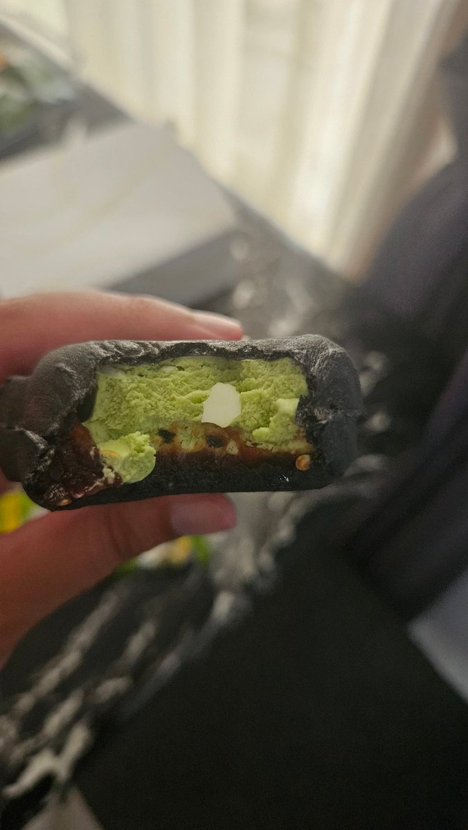 ichfanycezi's tweet image. Keknya kamu harus coba Taiyaki uji matcha nya Chateraise @TrisFushimi