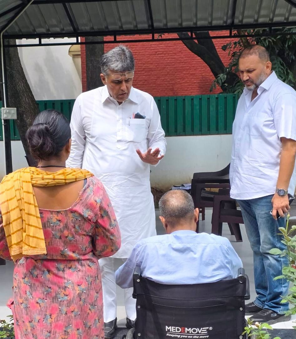 ManishTewari's tweet image. Another productive day engaging with the local residents in Chandigarh, listened to their concerns and share possible solutions.
Committed to ensuring timely action for a smoother and more convenient daily life.