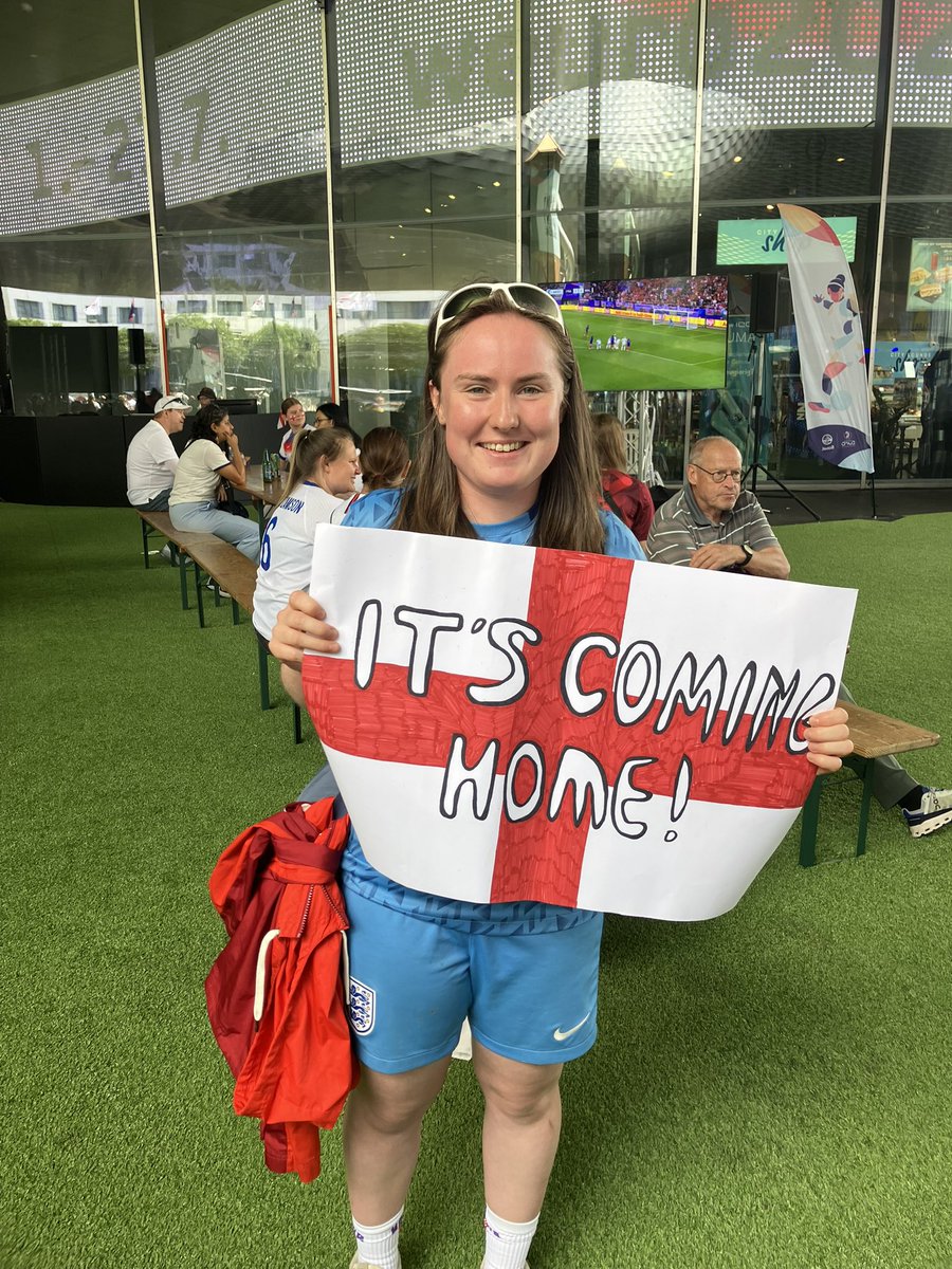 reetacbbc's tweet image. No shortage of confidence in the fanzone in Basel #lionesses