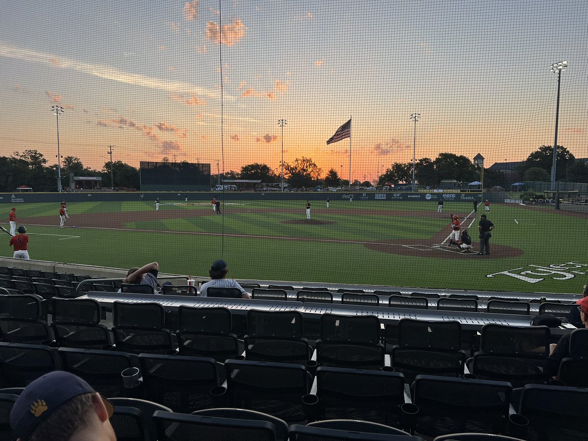 TBMccutchen's tweet image. Sunrise at @NBCWorldSeries 
‘Round the Clock Challenge! @Amma0121 and I are having a blast! Currently in our game #83 of 100 #Road2Wrigley @EPro04 @CurvedBrim @Cubs