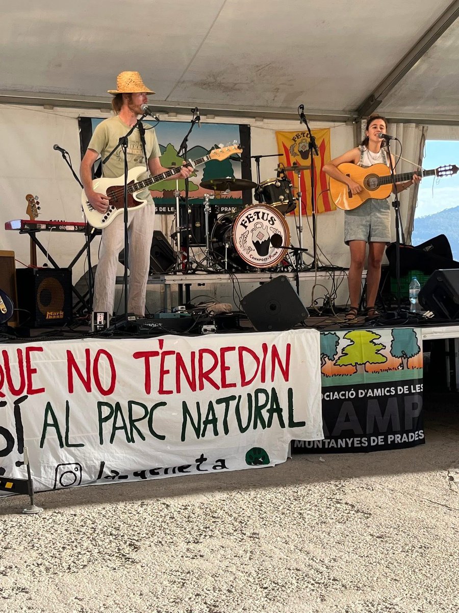 aampcat's tweet image. Ahir vam celebrar la Festa d’Estiu a Mont-ral!
Molta gent i molt contenta!
Amb Agnés Algueró i @SomFetus
Moltes gràcies a tots els socis i a tots els assistents!