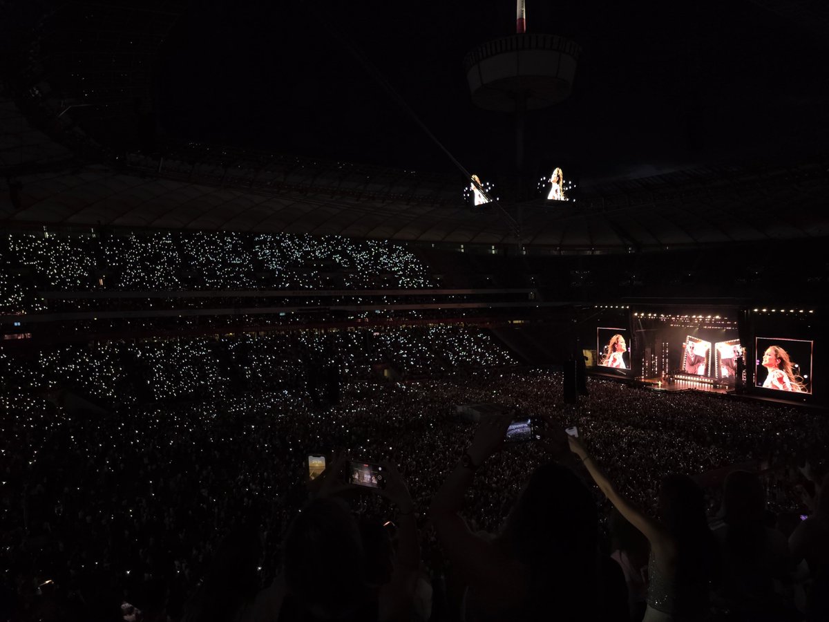 DominikaMazurk5's tweet image. PGE NARODOWY WARSAW 2025 @JLo 
Thank you so much 💕💕