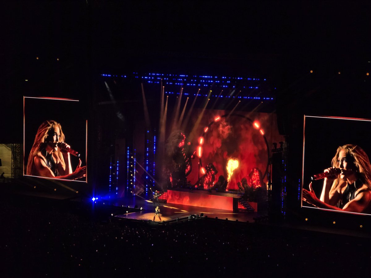 DominikaMazurk5's tweet image. PGE NARODOWY WARSAW 2025 @JLo 
Thank you so much 💕💕