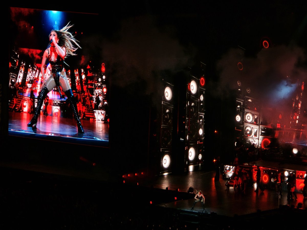 DominikaMazurk5's tweet image. PGE NARODOWY WARSAW 2025 @JLo 
Thank you so much 💕💕