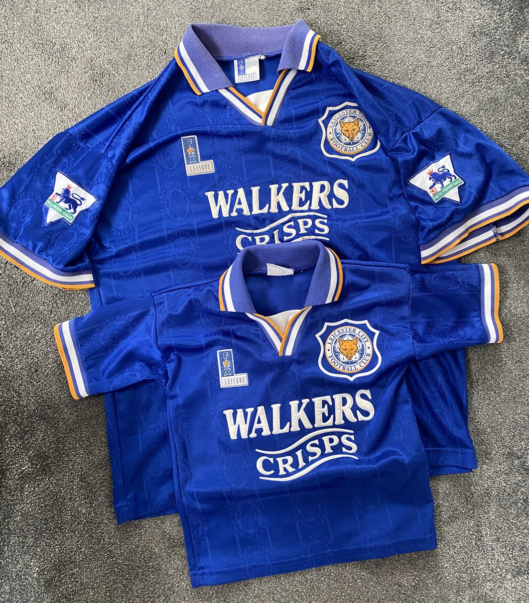 NonLeagueDad's tweet image. Me and Marley ready for our trip to @LCFC π @ACFFiorentinaEN next week π¦
Iβve had this shirt some years π @acffiorentina
