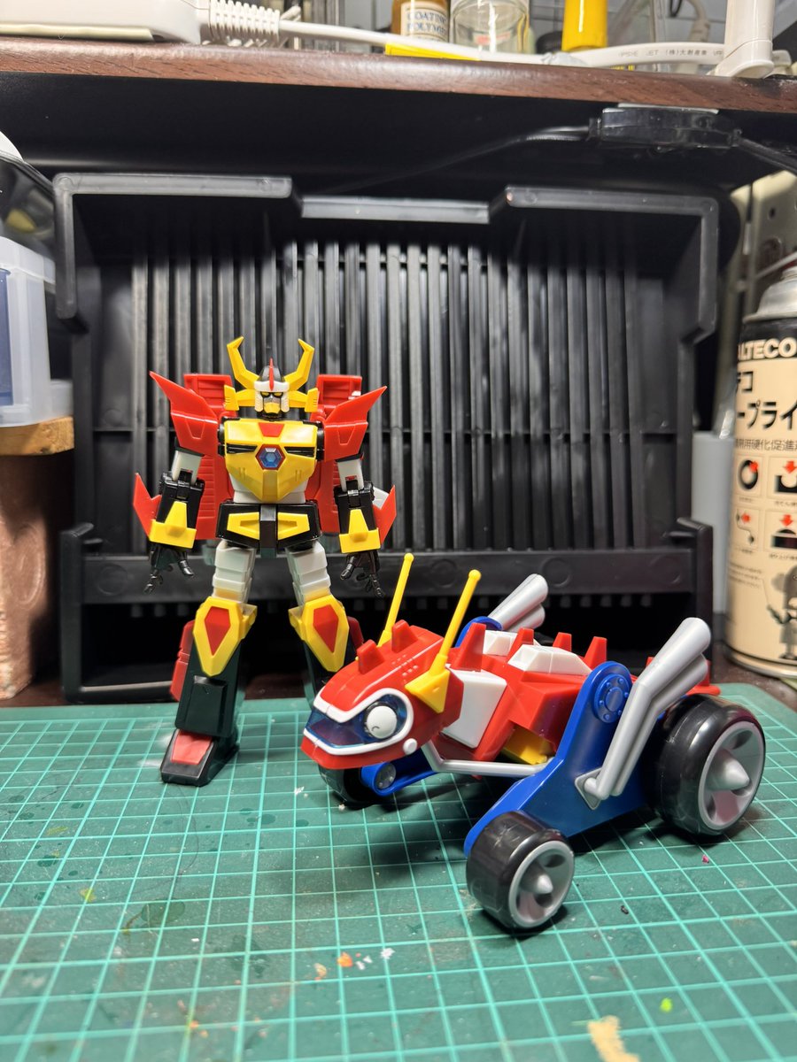 necome_titan's tweet image. 【逆転王】 ➕ 【リリーフドン】

【トッキュウザウルス】

完成しました( *ˊᵕˋ*)

素組、楽しい♪