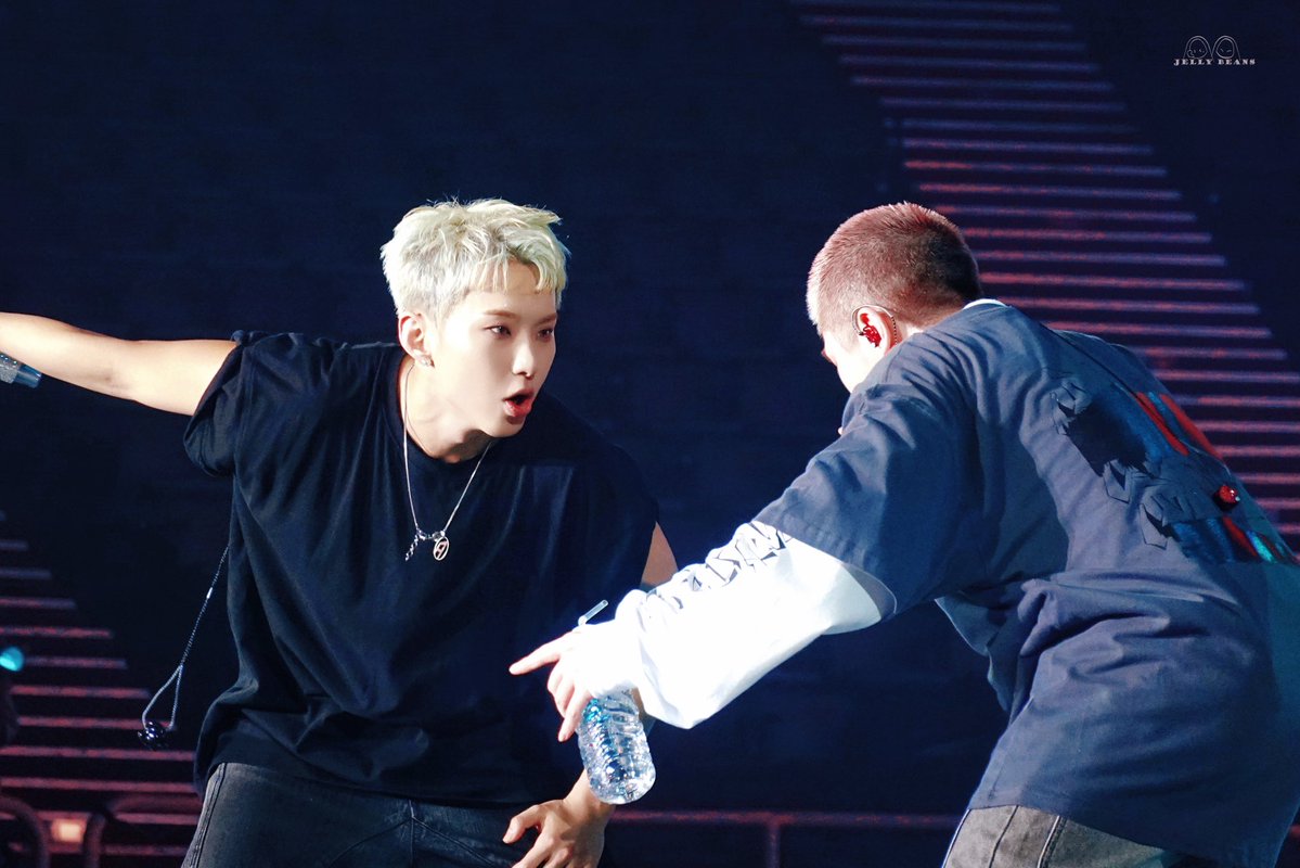 Jellybeans_hozi's tweet image. 250727 Warning in TAIPEI D2
ํ์ฐ ๋ฐ์ ์์ ์ด๋ช
์ ๊ฐ์ง ๋
#ํธ์ #HOSHI #๊ถ์์ #ใใท
#์ฐ์ง #WOOZI #์ด์งํ #ใฆใธ
#ํธ์ฐ #์ํ #soonhoon #hozi