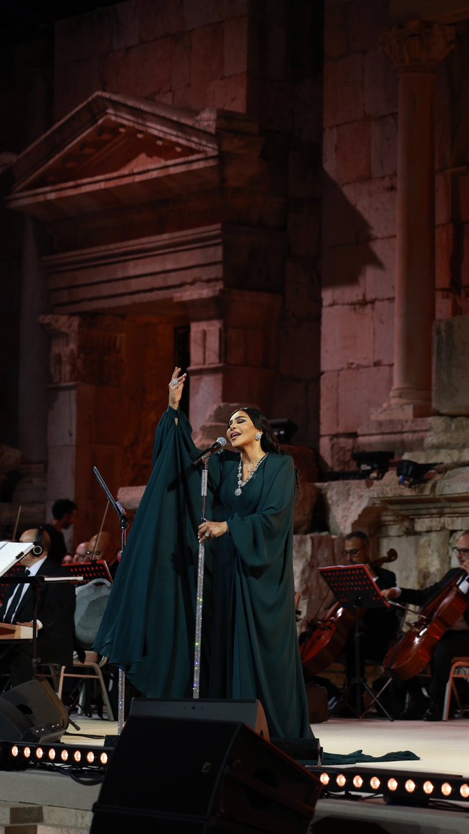 تصويري لـ فنانة العرب #احلام 
<a href="/AhlamAlShamsi/">A H L A M ~ ♥️ ~ أحلام</a> 
في حفله #مهرجان_جرش #جرش
#احلام_في_جرش