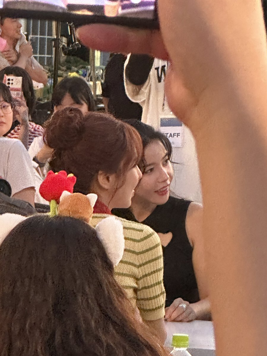 totaleclipse122's tweet image. 저화질로 봐도 예쁘네🥰