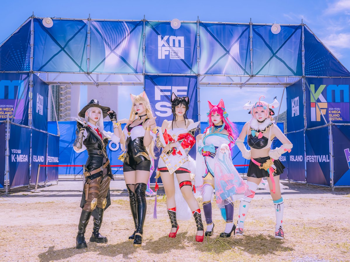PRIZMA_COS's tweet image. [ 2025 여수 K-MEGA ISLAND X PR!ZMA ]

팀 프리즈마가 첫 공식활동으로
07.26 여수 KMIF에 다녀왔습니다.

무더운 날씨에 함께 해 주신 모든 분들 감사합니다.

#여수K메가아일랜드페스티벌 #KMIF 
#여수가볼만한곳 #프리즈마