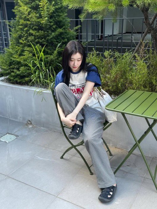 yescoitzhere's tweet image. she’s soo dreamy