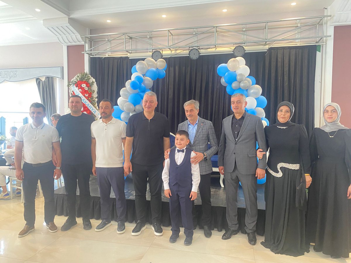📍Kafkas Bahçe’deyiz

Çil Ailesi’nin biricik evladı Ömer Halis’in sünnet cemiyetine;
Sakarya Büyükşehir Belediye Başkanımız Yusuf Alemdar,
Serdivan Belediye Başkanımız Osman Çelik,
Serdivan İlçe Başkanımız Yusuf Haldızoğlu
ve Büyükşehir Belediye Başkan Vekilimiz Burak Erken ile