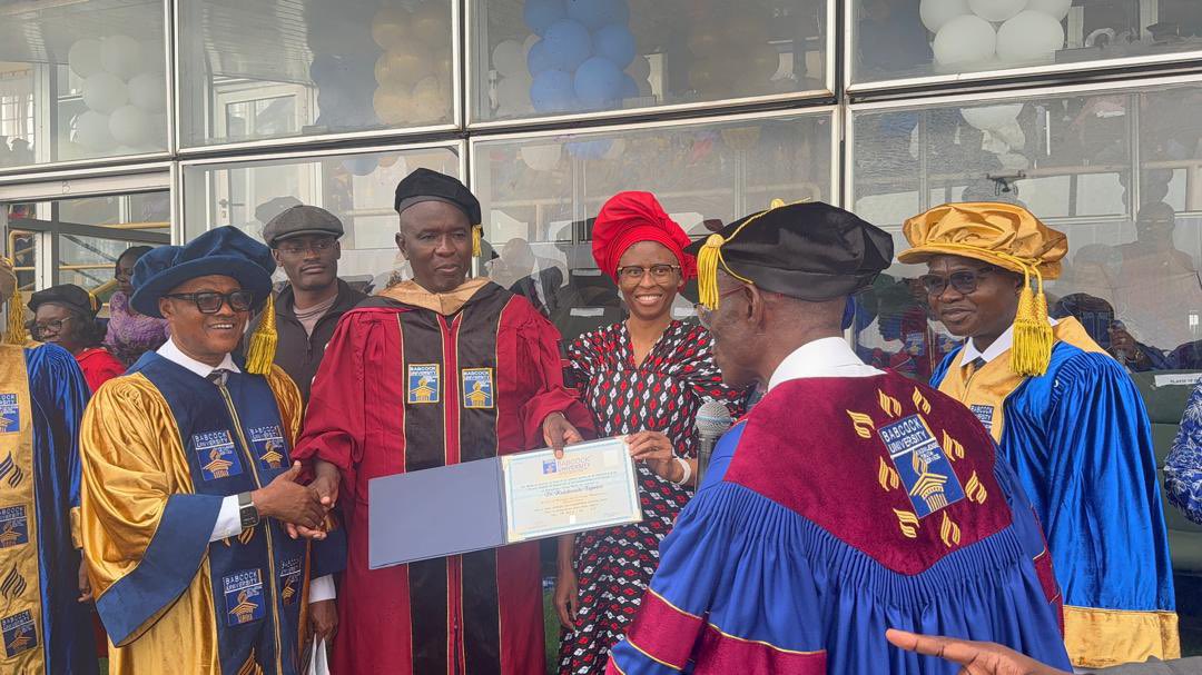 ElderTagwirei's tweet image. Elder Dr. Kudakwashe Tagwirei has been conferred the Honorary Doctor of Business and Strategic Management by Babcock University in Nigeria. This distinction places Elder Dr. Tagwirei among an elite group of African leaders whose impact extends beyond boardrooms into the realm of…