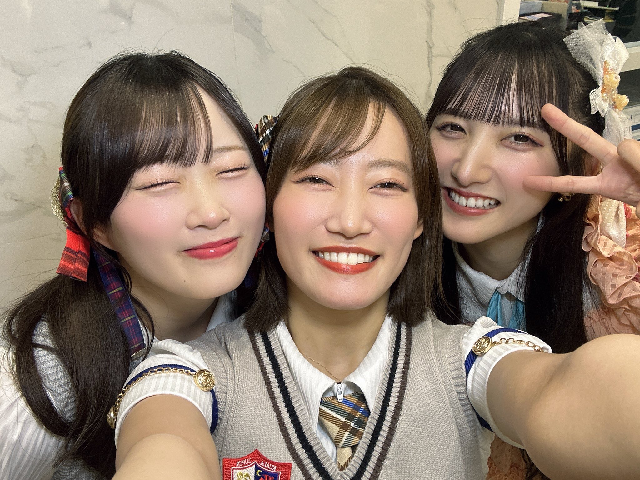 AKB48 - こはるです。 小原春香 - Wikipedia