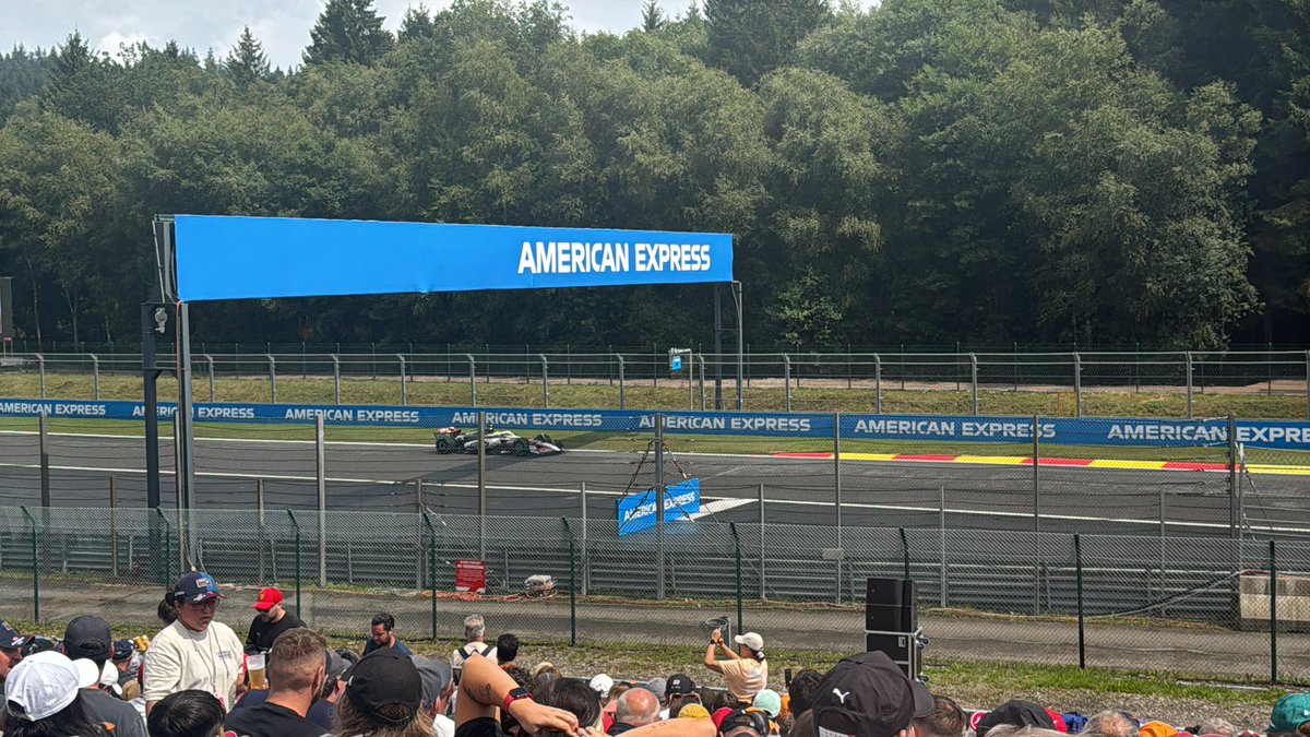 EO31_Fans's tweet image. Les pilotes sont en piste !

#F1 #BelgiumGP 🇧🇪