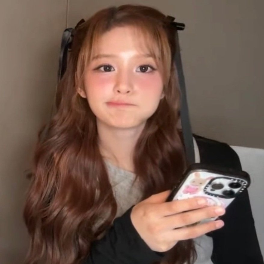 SULLYOON_1's tweet image. ソリュンのぷく顔が可愛すぎるので全人類見て____👼🏻👼🏻👼🏻👼🏻👼🏻👼🏻👼🏻👼🏻👼🏻
#NMIXX #엔믹스
#SULLYOON #설윤