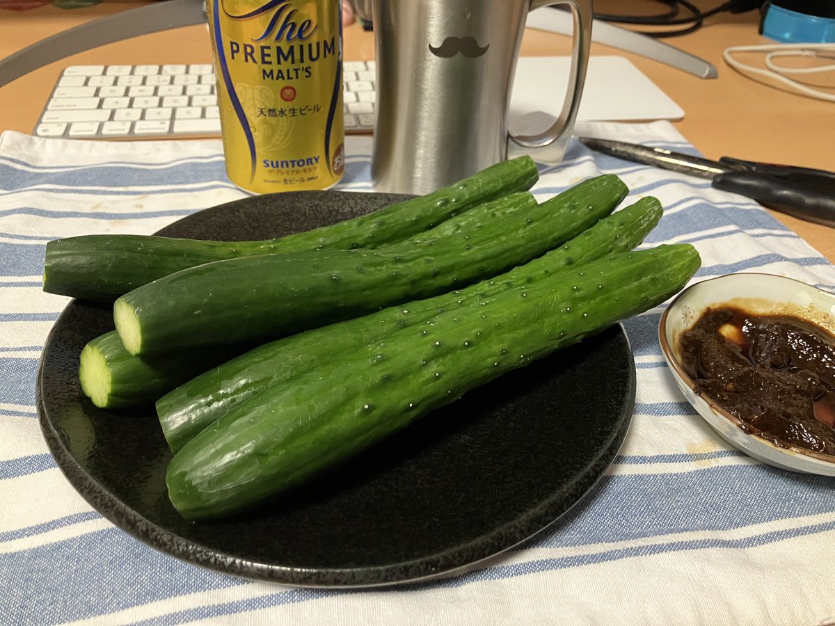 skywalker_37th's tweet image. うふふ…キュウリ…てひやぎに味醂で溶いた味噌で…