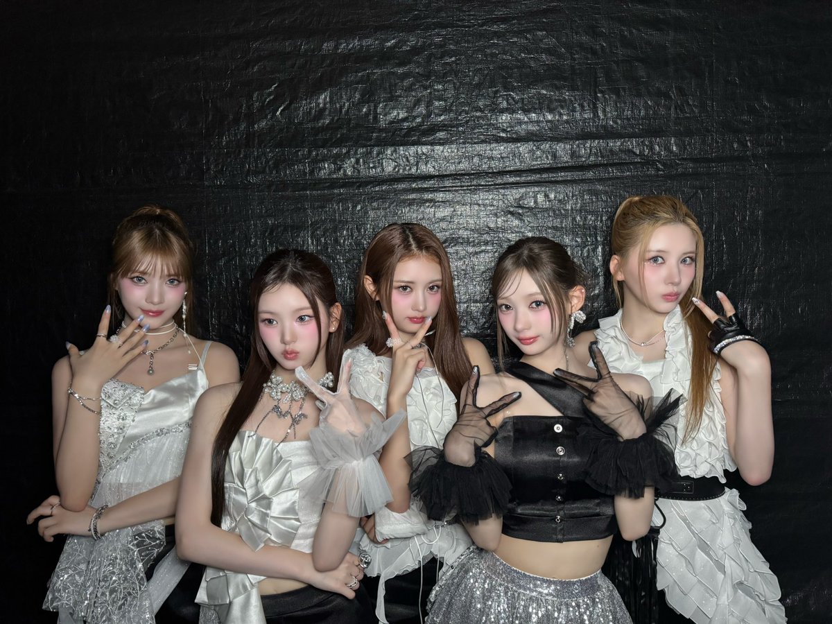 HITGS_offcl's tweet image. What’s in our #GAYODAEJEON:SUMMER 🖤

#HITGS #힛지스