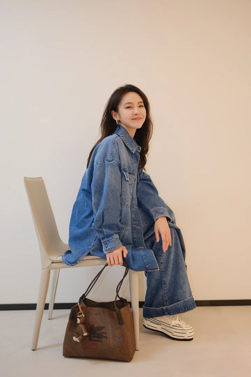 CAPy9iUiGOJqqFG's tweet image. 所谓得体，就是有些话不必说尽，有些事不必做尽。
——张小娴《相逢》