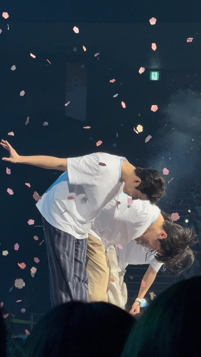 nayklog's tweet image. 6일동안 고생많았고 오늘도 수고했어 데이식스야💙💙