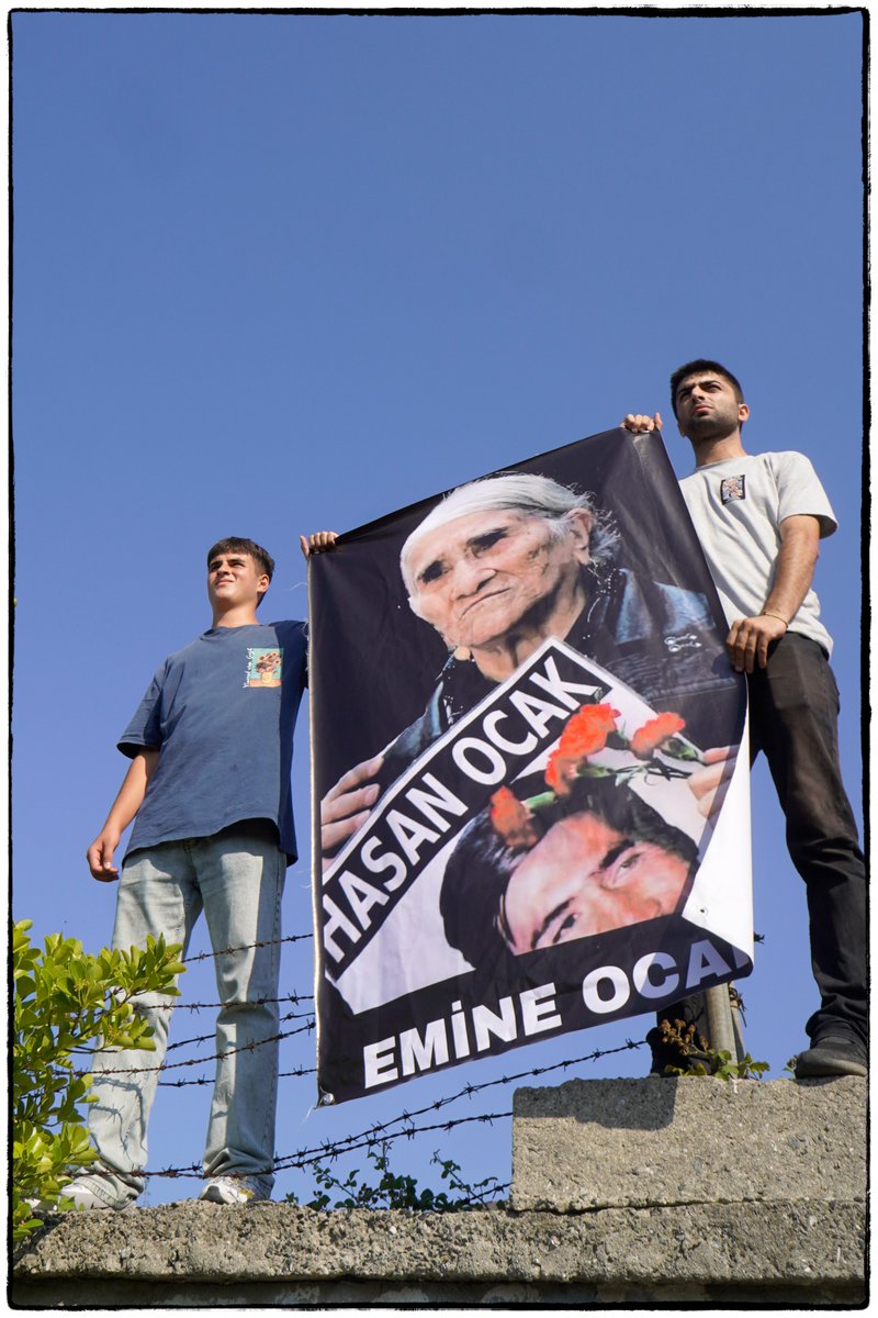 CUMARTESİ ANNESİ 
EMİNE OCAK ANNEMİZ 
ADALET SÖZÜMÜZ VAR SANA 
UNUTMAYACAK VE VAZGEÇMEYECEĞİZ 
#MehmetÖzer