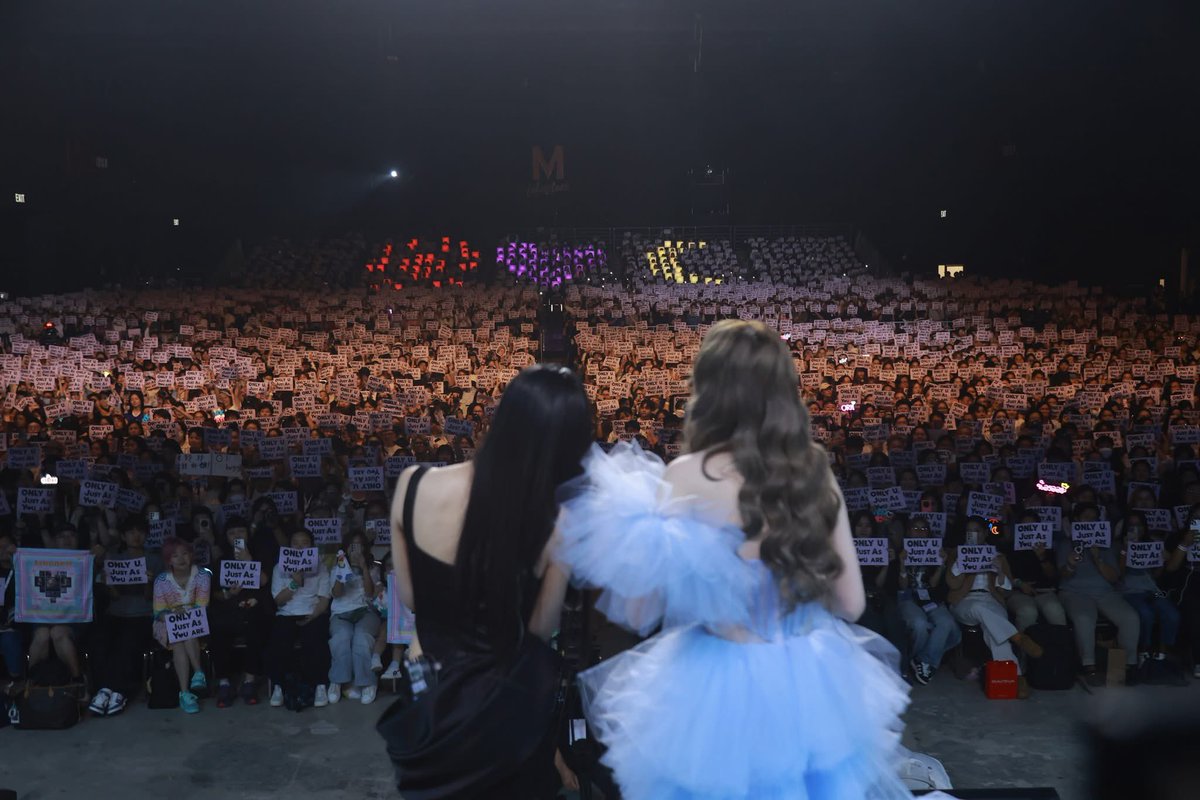 AMLightBox's tweet image. ขอบคุณแฟนคลับ หลิงหลิง คอง - ออม กรณ์นภัส ที่ไว้ใจเลือกใช้กล่องไฟของทางร้านนะคะ ขอบคุณเจ้าของภาพด้วยค่ะ 😊🙏🏻 | 19.07.2025 #OnlyYouOnlyUsOnlyNowFanMeet #ReviewAMLightBox