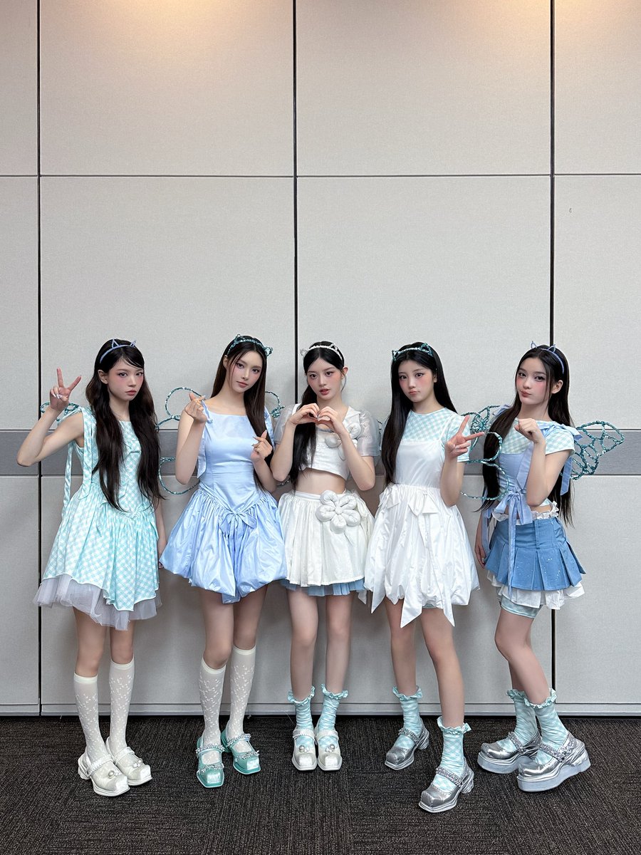 mwookna's tweet image. 머리부터발끝까지안예쁜게없긔….