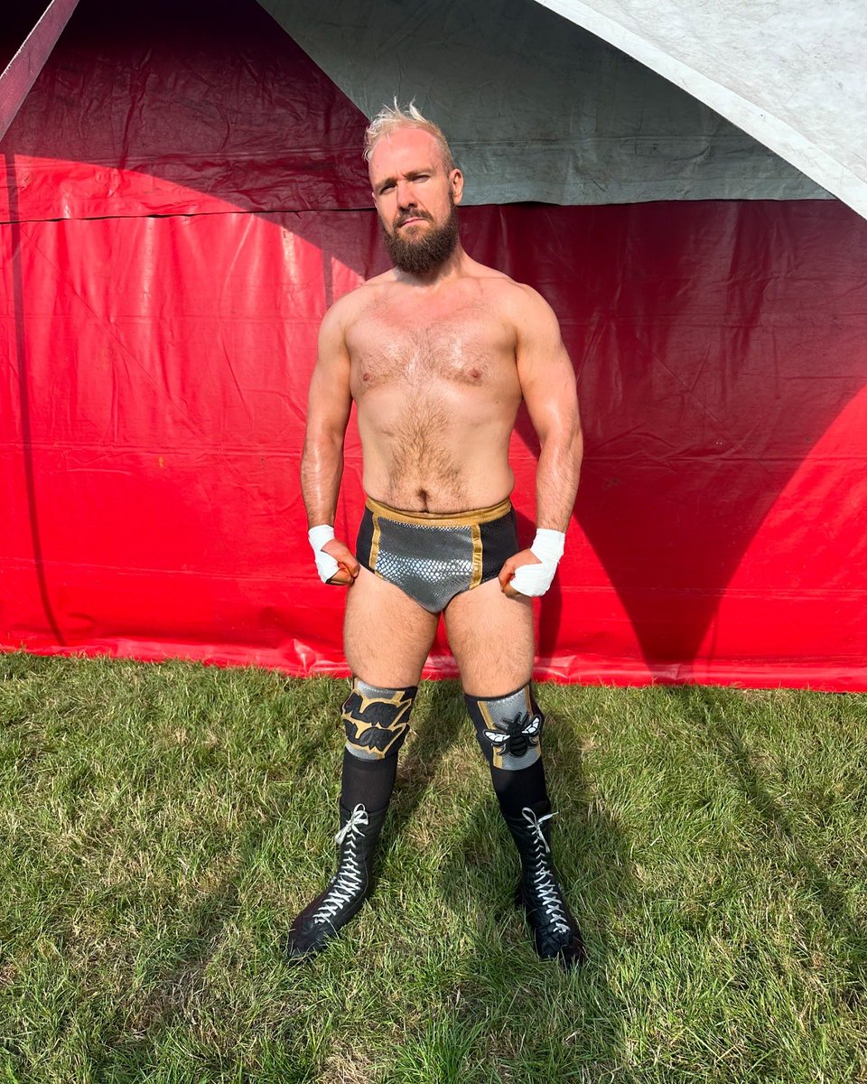 LeonBrandoMC's tweet image. Great day out at Together Again festival in Chester with @NewWaveWrestli1
Glory Glory ☀️