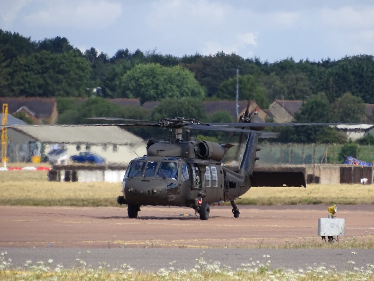 CliveBranch's tweet image. Chopper collection at last weekends @airtattoo 2025
@johnbilcliffe
@NWSAcaster
@wesleyb1989
@DavidWilding271
@JordanWeir45
@window_planes
@CraigHughes123
@Caz801