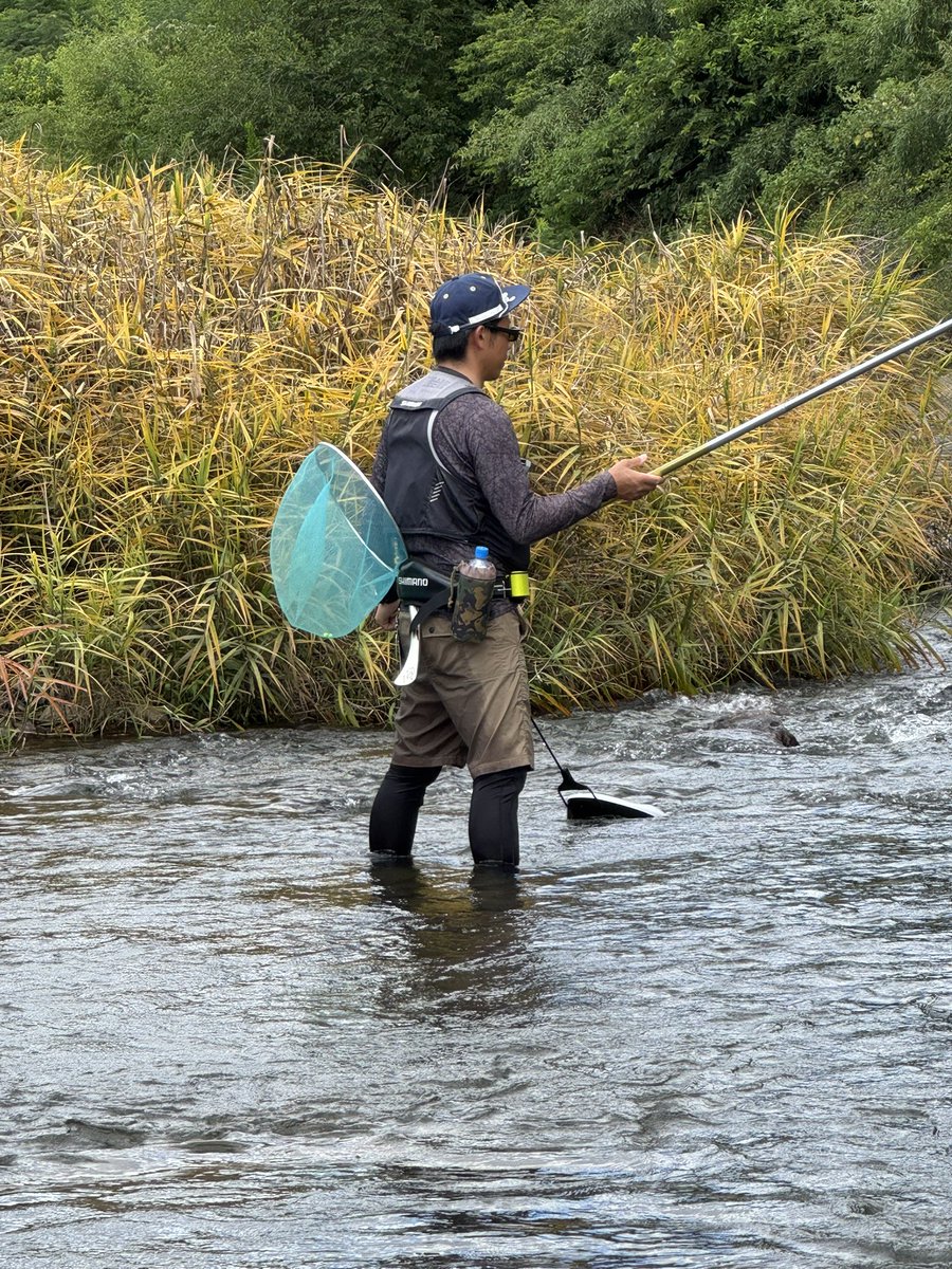 YBb3aVjlt5P4lfO's tweet image. 鮎釣り見学からの〜花火🎇