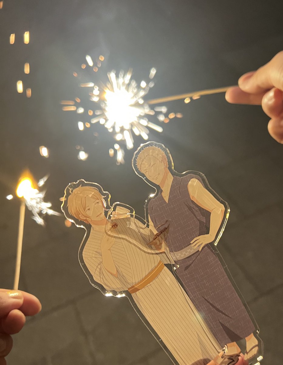 lilynosub's tweet image. 1万年ぶりに花火したっ🍁🌸
青春！！！