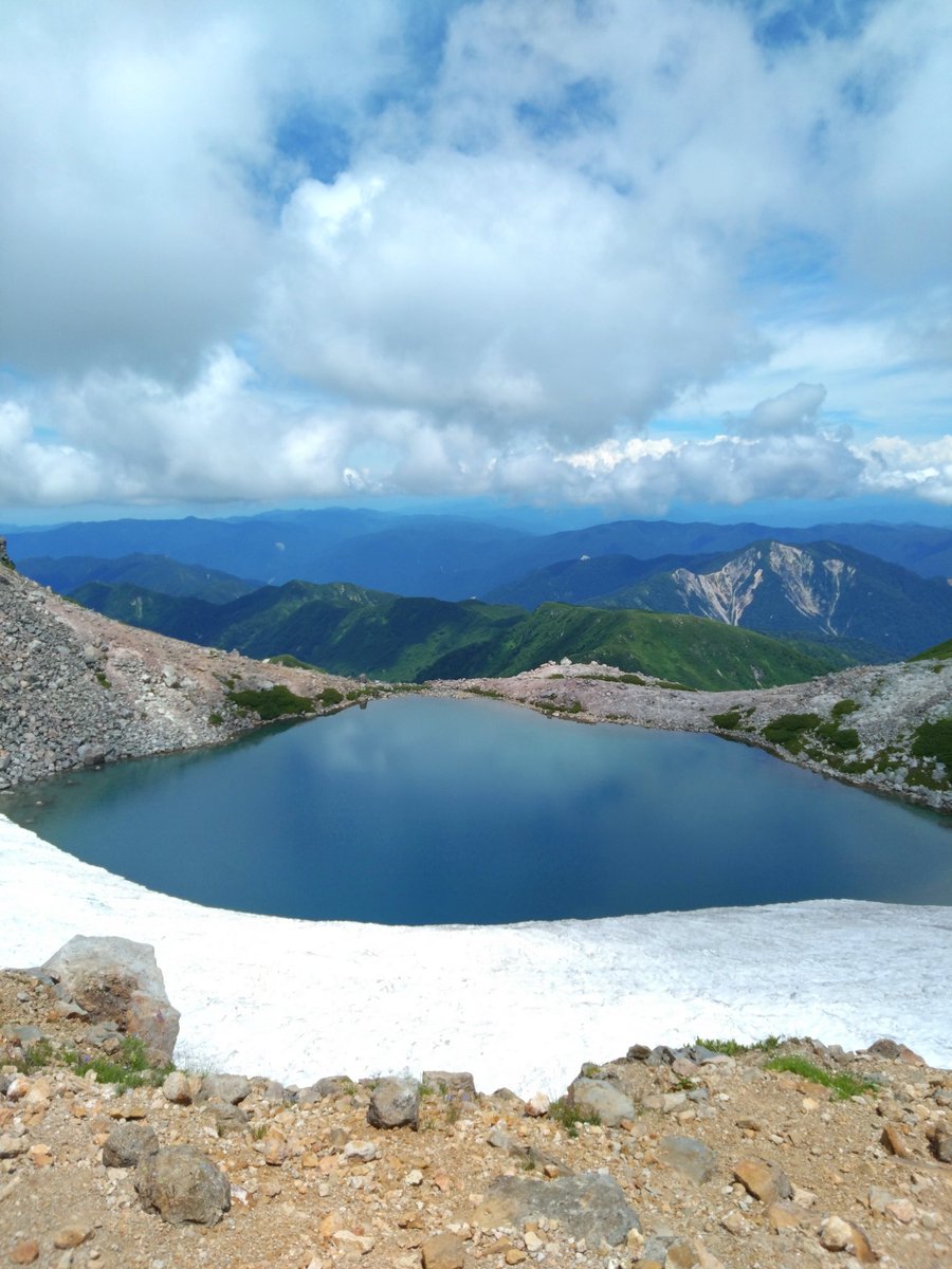 日焼けと筋肉痛がやばい

#登山 #白山 #夏山登山