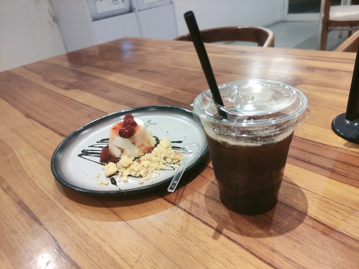 vizchacha's tweet image. Me and my loneliness (and my work) lol