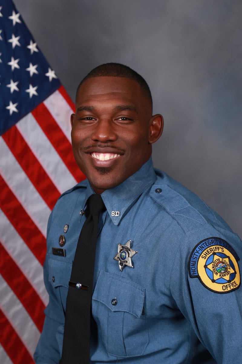 kcpolice's tweet image. Our hearts go out to Deputy Elijah Ming, his loved ones, and the Wyandotte County Sheriff’s Office.
Ming was killed in the line of duty Saturday, trying to serve and protect others. We ache for Ming and those close to him, and send our condolences.