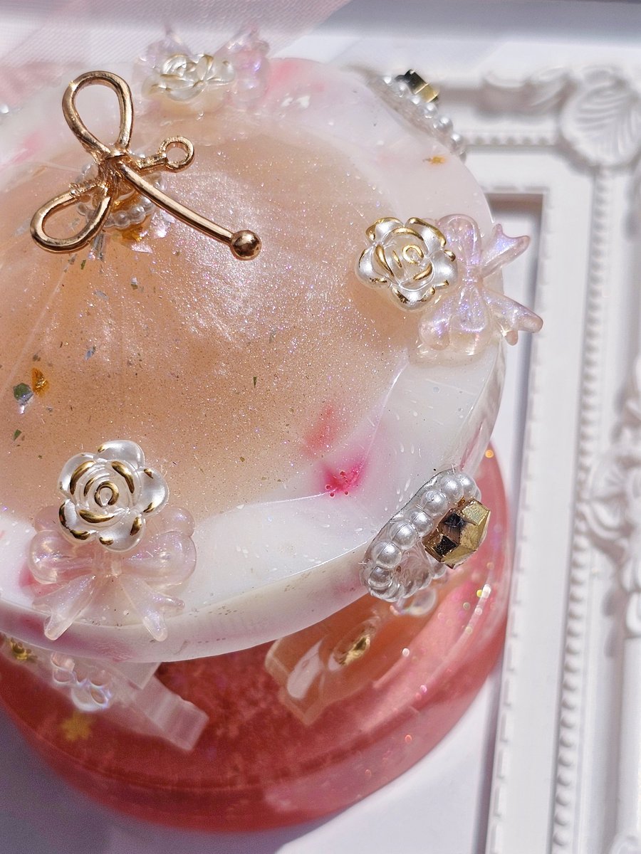 Asterlesin's tweet image. Offering to Lakshmi (3)
ของถวายแด่พระแม่ลักษมีชิ้นที่3ค่ะ ชิ้นนี้ได้โจทย์เป็นม้าหมุนชมพูพาสเทลแบบตะโก๋นล่ะค่ะ เป็นงานชิ้นแรกเลยที่มีหลากหลายชิ้นงานที่ต้องประกอบเย้อมาก 🙆♀️✨️