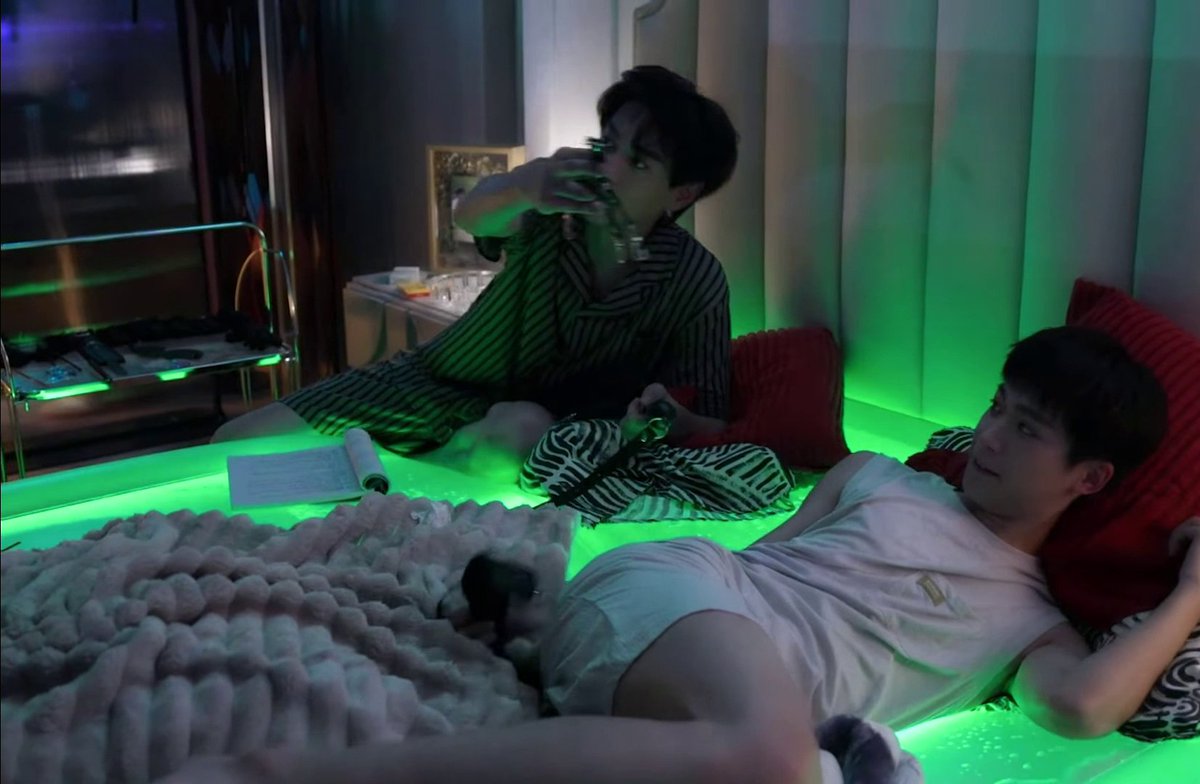 temptbyu's tweet image. Didn&apos;t read the novel, and porposely avoid spoilers, and this is really a surprise to me.

I am not ready for this yet, omgeeeeee.

#TianXuNing #ZiYu #逆爱 #柴雞蛋 #吳所畏 #梓渝 #池騁 #田栩寧 #RevengedLove #Wusuowei #Chicheng #BL #boyslove