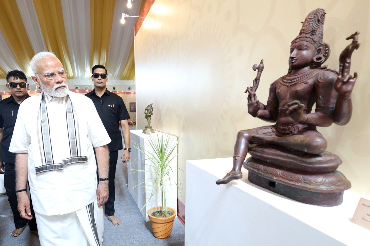 Narendra Modi tweet media