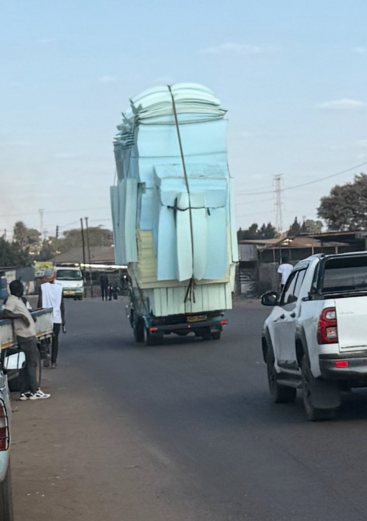 matigary's tweet image. This truck, loaded like this, should not be on the road, but it is.
This is close to Mashwede along High Glen Road.