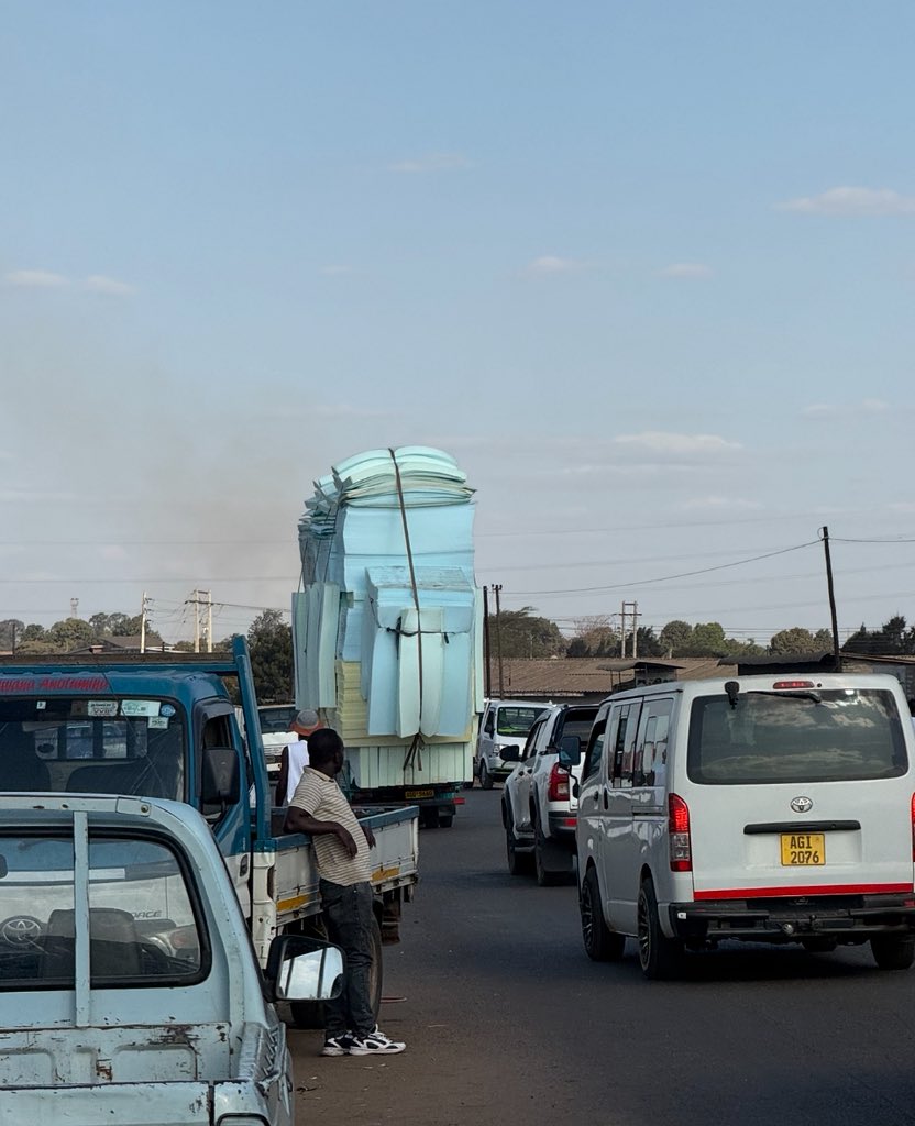 matigary's tweet image. This truck, loaded like this, should not be on the road, but it is.
This is close to Mashwede along High Glen Road.